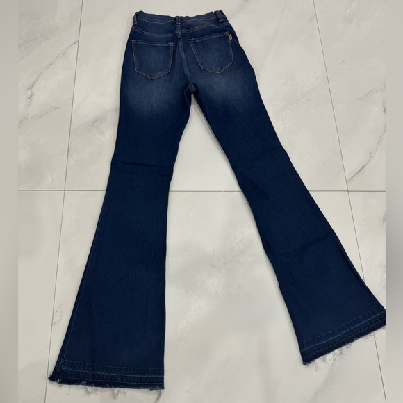 Vibrant jeans. Dark wash. Brand new without tags - Picture 2 of 2